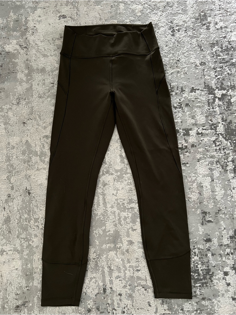 NWOT lululemon in movement tight HR 25” size 8 dark olive